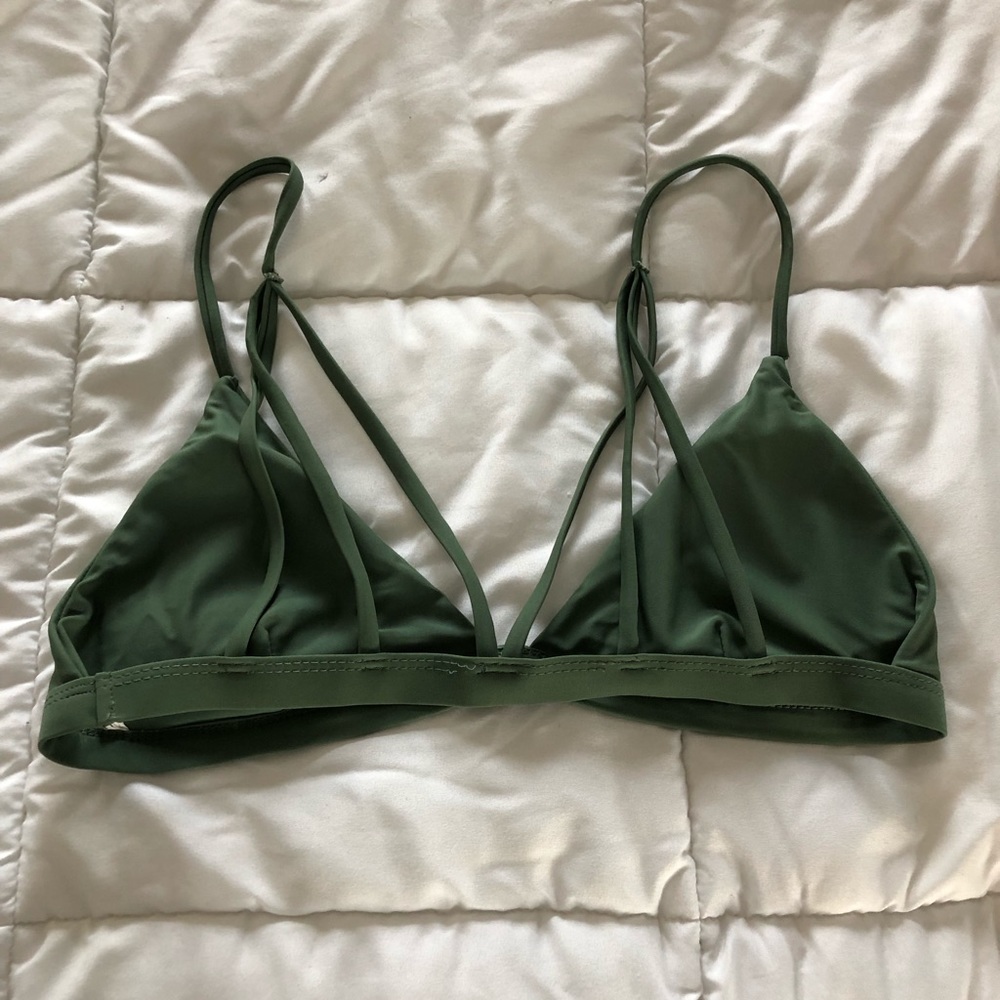 Bikini - Picture 2 of 2